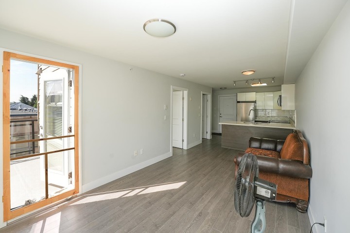 Photo 11 at 403 - 2408 E Broadway, Renfrew Heights, Vancouver East
