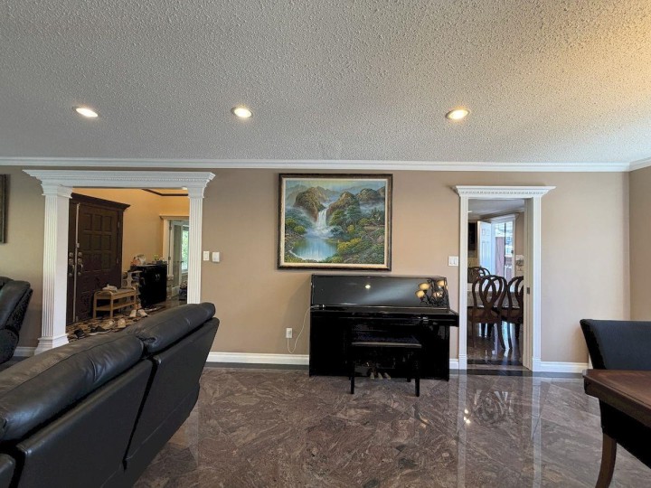 Photo 5 at 5885 Lincoln Street, Killarney VE, Vancouver East