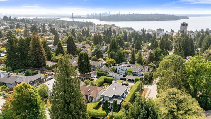 Photo 4 at 1494 Inglewood Avenue, Ambleside, West Vancouver