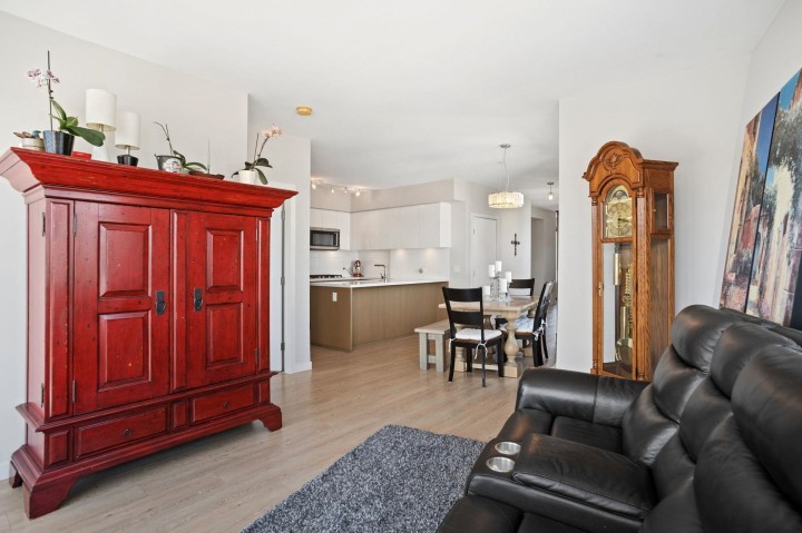 Photo 6 at 613 - 417 Great Northern Way, Strathcona, Vancouver East