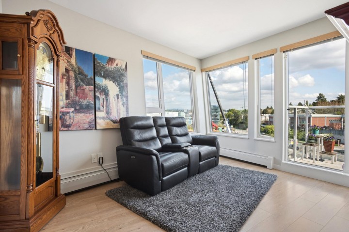 Photo 5 at 613 - 417 Great Northern Way, Strathcona, Vancouver East