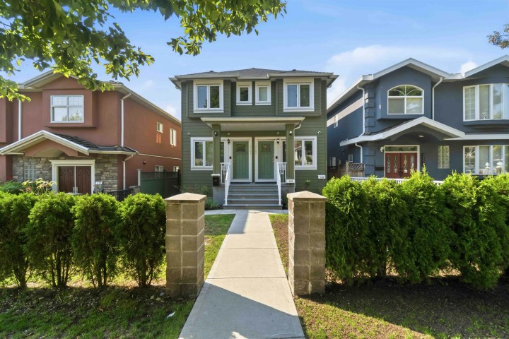 Photo 1 at 3162 Venables Street, Renfrew VE, Vancouver East