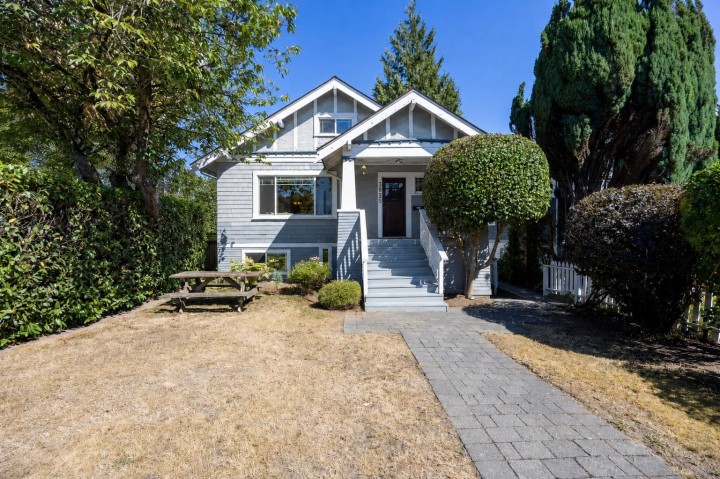 Photo 1 at 3035 W 5th Avenue, Kitsilano, Vancouver West