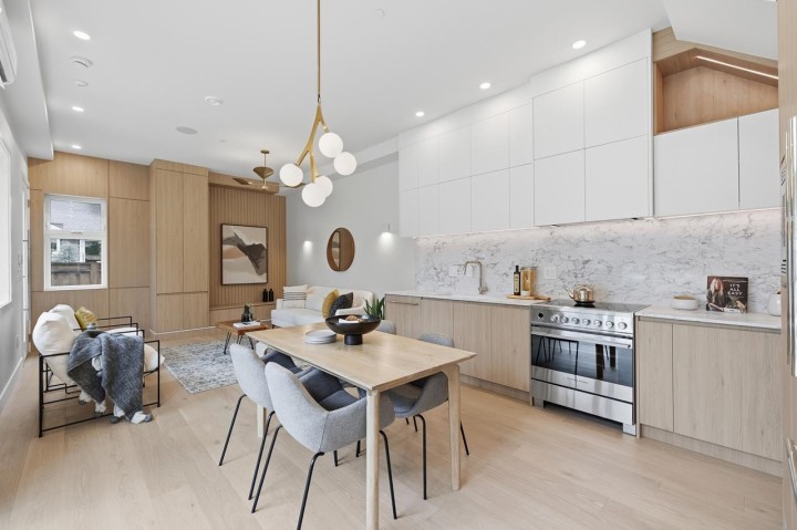 Photo 12 at 1 - 2511 Kitchener Street, Renfrew VE, Vancouver East