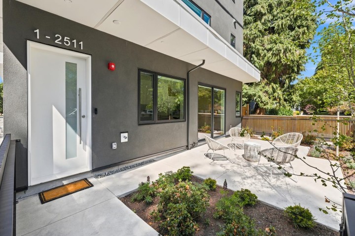 Photo 3 at 1 - 2511 Kitchener Street, Renfrew VE, Vancouver East
