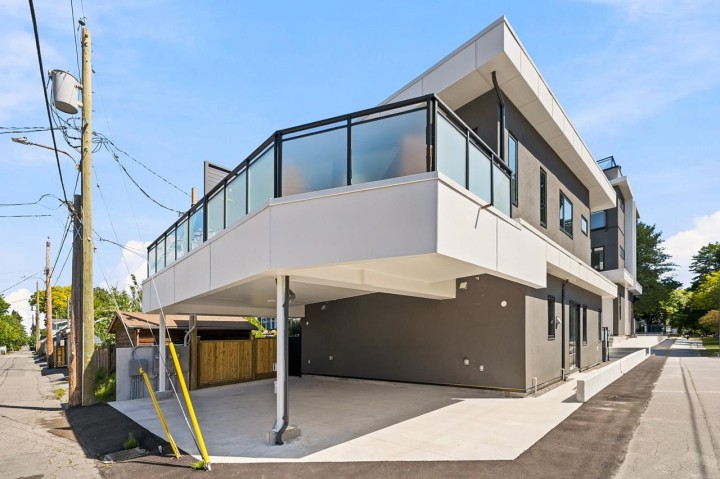 Photo 32 at 1 - 2511 Kitchener Street, Renfrew VE, Vancouver East