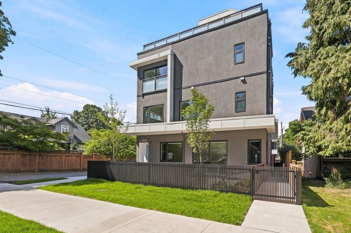 Photo 1 at 1 - 2511 Kitchener Street, Renfrew VE, Vancouver East