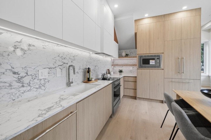 Photo 14 at 1 - 2511 Kitchener Street, Renfrew VE, Vancouver East