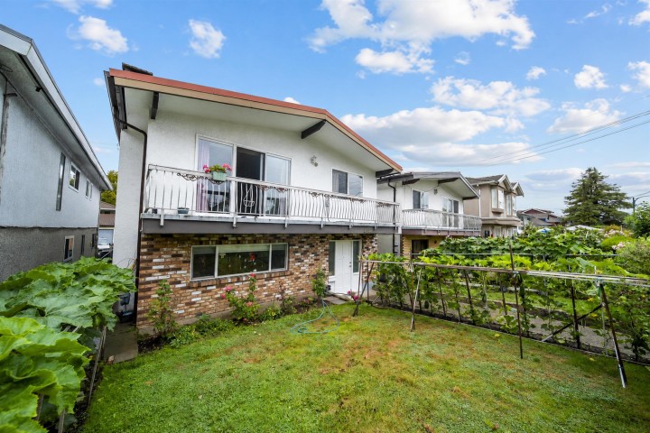 Photo 2 at 4657 Slocan Street, Collingwood VE, Vancouver East