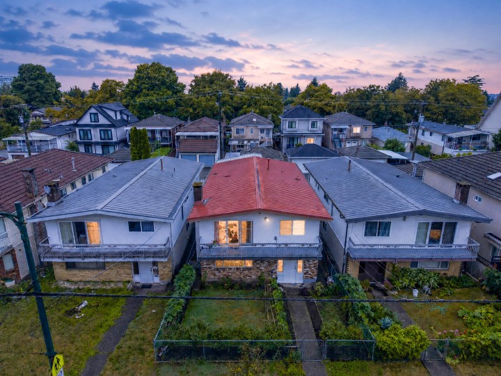Photo 7 at 4657 Slocan Street, Collingwood VE, Vancouver East