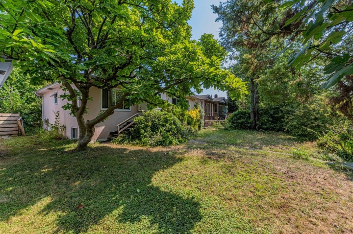 Photo 2 at 3026 Garden Drive, Grandview Woodland, Vancouver East