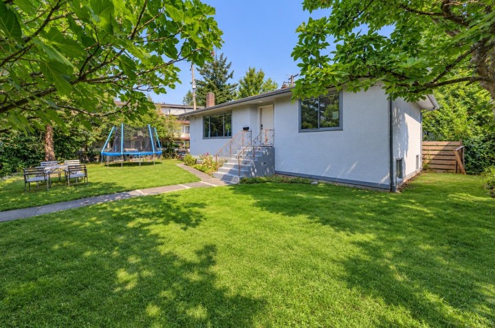 Photo 2 at 3008 Garden Drive, Grandview Woodland, Vancouver East