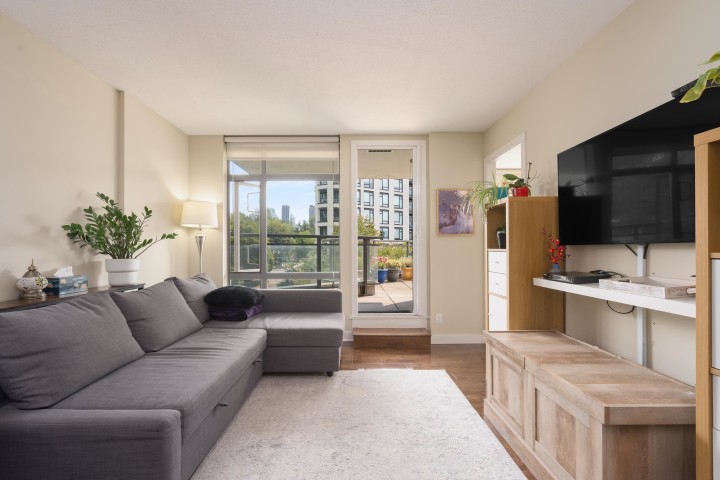 Photo 3 at 508 - 3660 Vanness Avenue, Collingwood VE, Vancouver East