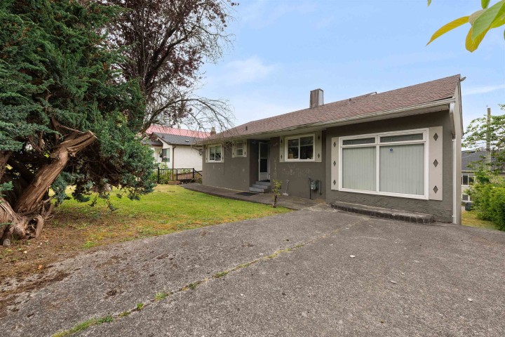 Photo 15 at 4561 Nanaimo Street, Victoria VE, Vancouver East