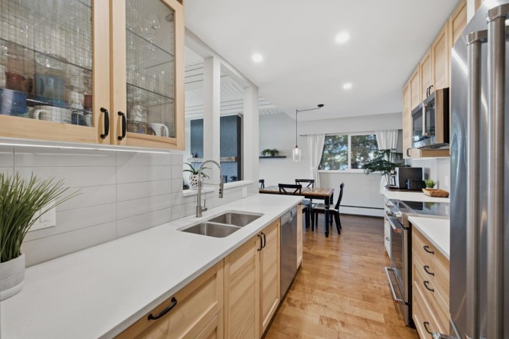 Photo 11 at 304 - 325 W 3rd Street, Lower Lonsdale, North Vancouver