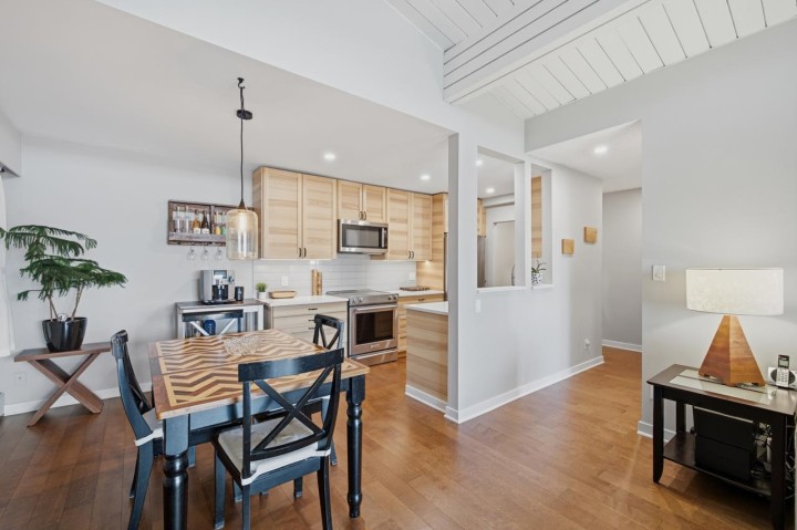 Photo 8 at 304 - 325 W 3rd Street, Lower Lonsdale, North Vancouver