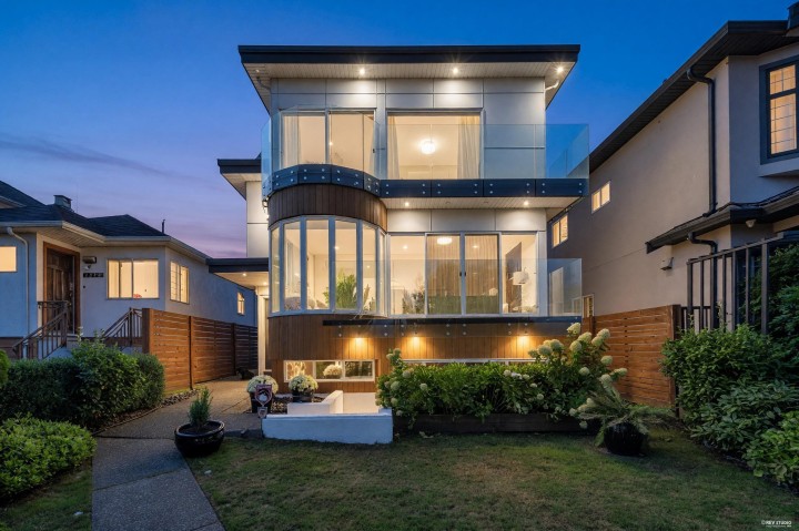 Photo 1 at 1370 E 35th Avenue, Knight, Vancouver East