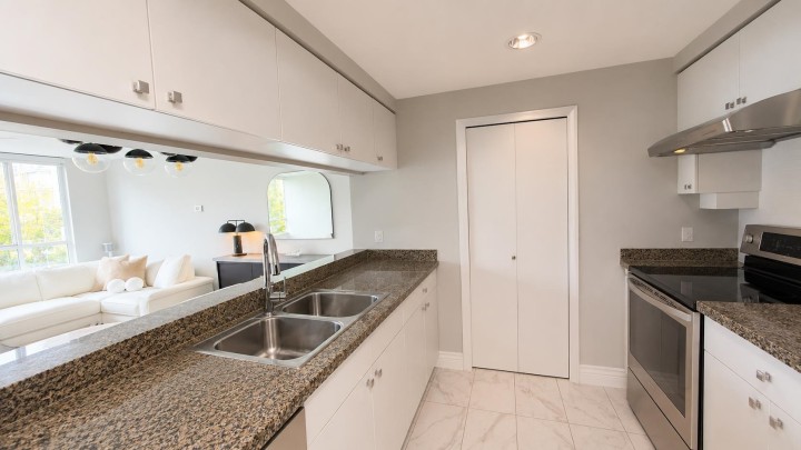 Photo 14 at 608 - 1228 Marinaside Crescent Street, Yaletown, Vancouver West