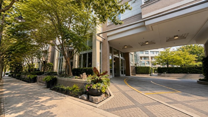 Photo 39 at 608 - 1228 Marinaside Crescent Street, Yaletown, Vancouver West