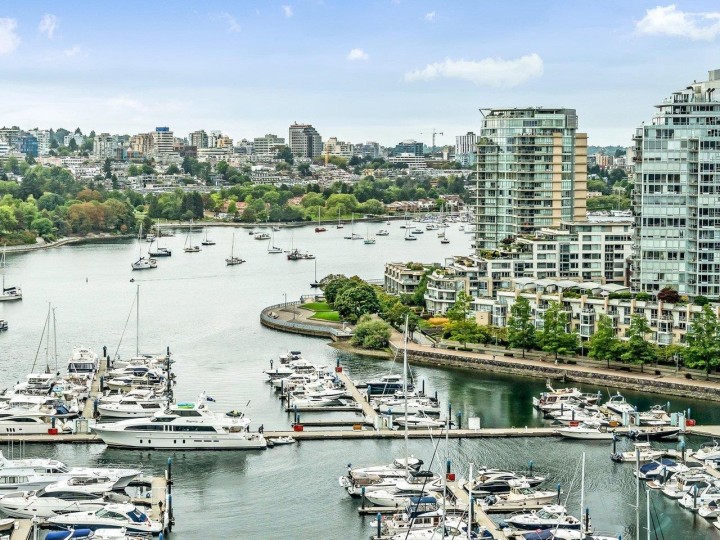 Photo 18 at 2105 - 1033 Marinaside Crescent, Yaletown, Vancouver West