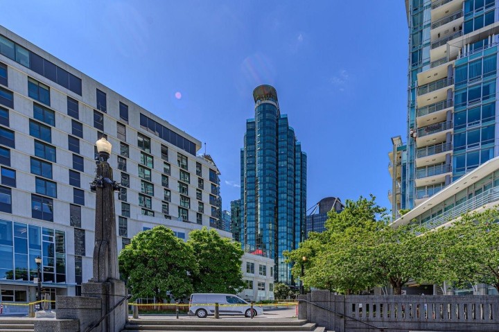 Photo 7 at 1806 - 588 Broughton Street, Coal Harbour, Vancouver West