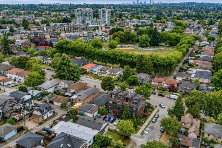 Photo 28 at 4410 Nanaimo Street, Collingwood VE, Vancouver East