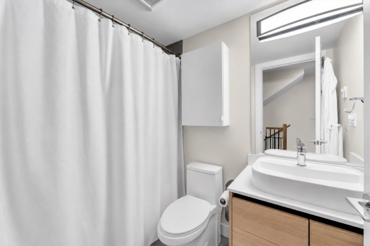 Photo 14 at 4410 Nanaimo Street, Collingwood VE, Vancouver East