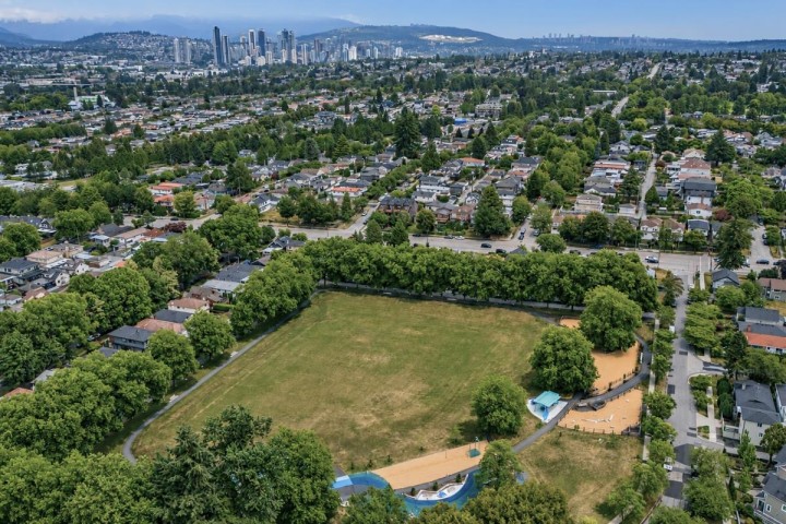 Photo 29 at 4410 Nanaimo Street, Collingwood VE, Vancouver East