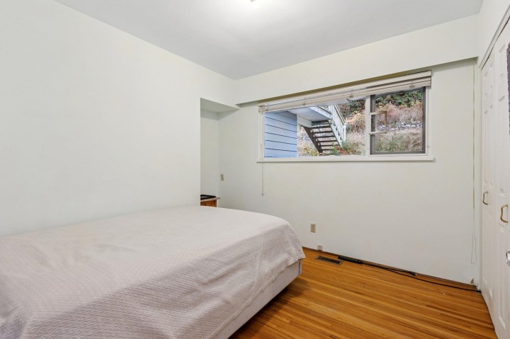 Photo 16 at 556 Ballantree Road, Glenmore, West Vancouver