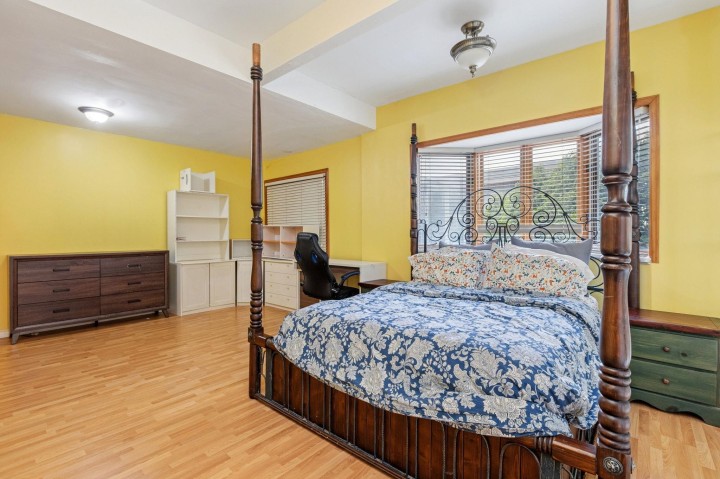Photo 12 at 556 Ballantree Road, Glenmore, West Vancouver