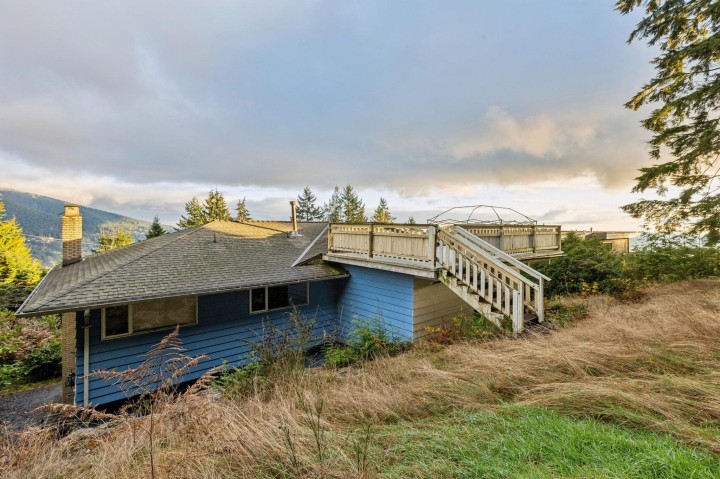 Photo 37 at 556 Ballantree Road, Glenmore, West Vancouver
