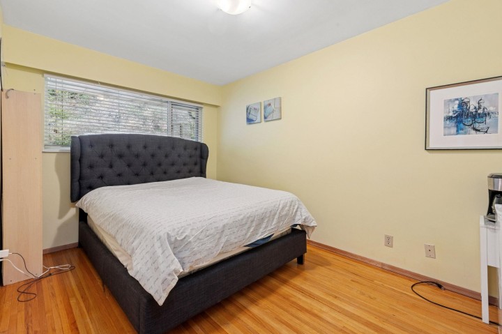 Photo 15 at 556 Ballantree Road, Glenmore, West Vancouver