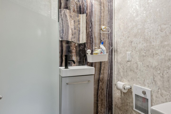 Photo 25 at 556 Ballantree Road, Glenmore, West Vancouver