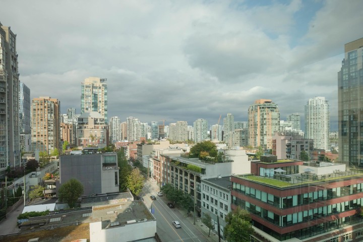 Photo 7 at 1102 - 1323 Homer Street, Yaletown, Vancouver West