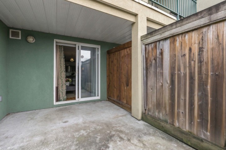 Photo 12 at 202 - 868 Kingsway, Fraser VE, Vancouver East