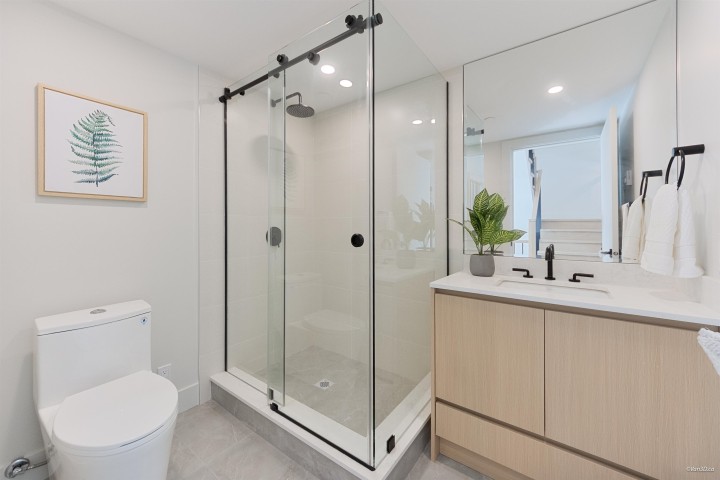 Photo 13 at 103 - 1406 E 18th Avenue, Knight, Vancouver East