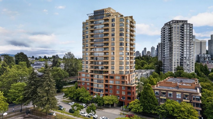 Photo 3 at 208 - 5288 Melbourne Street, Collingwood VE, Vancouver East