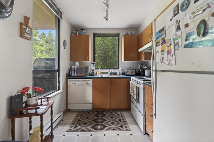Photo 10 at 208 - 5288 Melbourne Street, Collingwood VE, Vancouver East