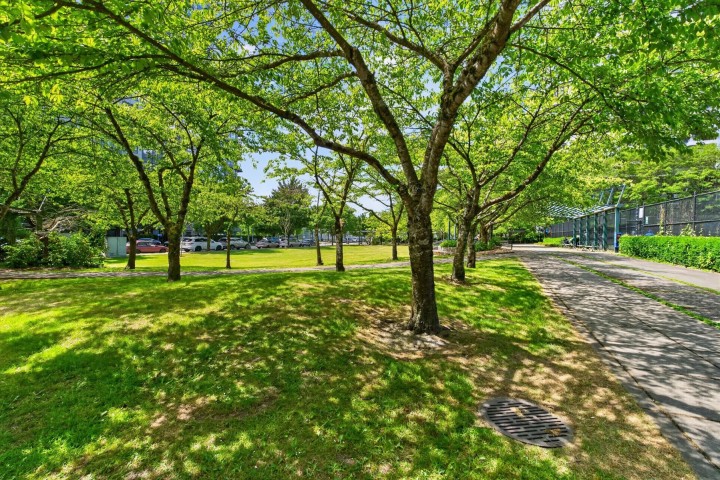 Photo 33 at 208 - 5288 Melbourne Street, Collingwood VE, Vancouver East
