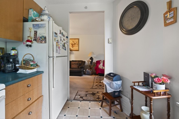Photo 11 at 208 - 5288 Melbourne Street, Collingwood VE, Vancouver East