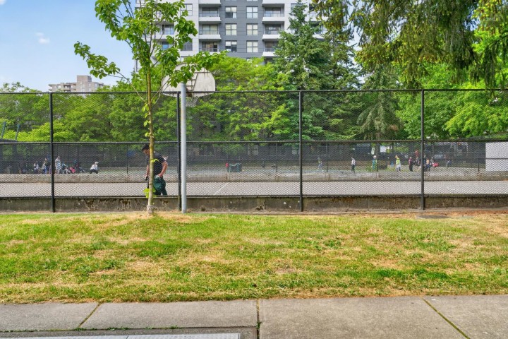 Photo 31 at 208 - 5288 Melbourne Street, Collingwood VE, Vancouver East