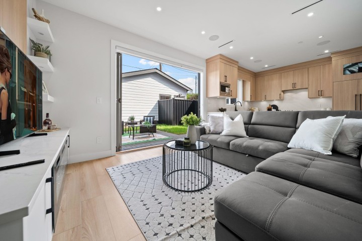 Photo 6 at 2369 Adanac Street, Hastings, Vancouver East