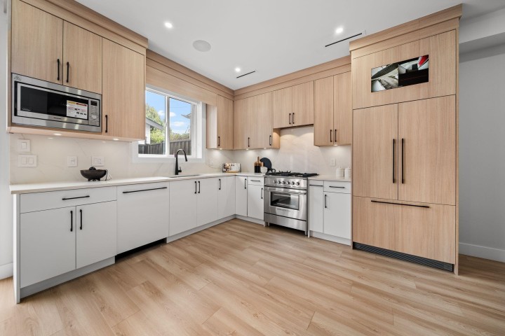 Photo 10 at 2369 Adanac Street, Hastings, Vancouver East