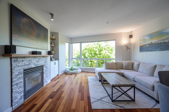 Photo 2 at 220 - 676 W 6th Avenue, Fairview VW, Vancouver West