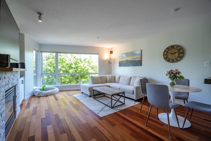Photo 10 at 220 - 676 W 6th Avenue, Fairview VW, Vancouver West