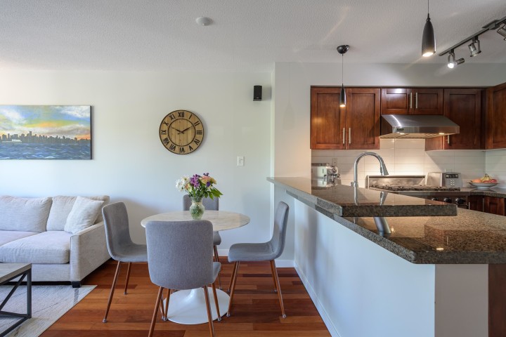 Photo 11 at 220 - 676 W 6th Avenue, Fairview VW, Vancouver West