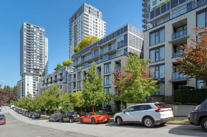 Photo 1 at 621 - 5598 Ormidale Street, Collingwood VE, Vancouver East