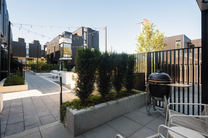Photo 15 at 151 - 2451 N Grandview Highway, Renfrew Heights, Vancouver East