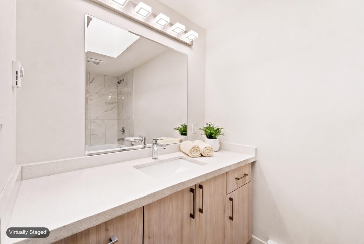 Photo 12 at 301 - 2928 Commercial Drive, Grandview Woodland, Vancouver East