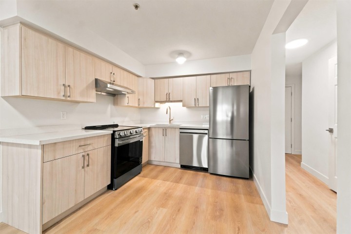 Photo 24 at 301 - 2928 Commercial Drive, Grandview Woodland, Vancouver East